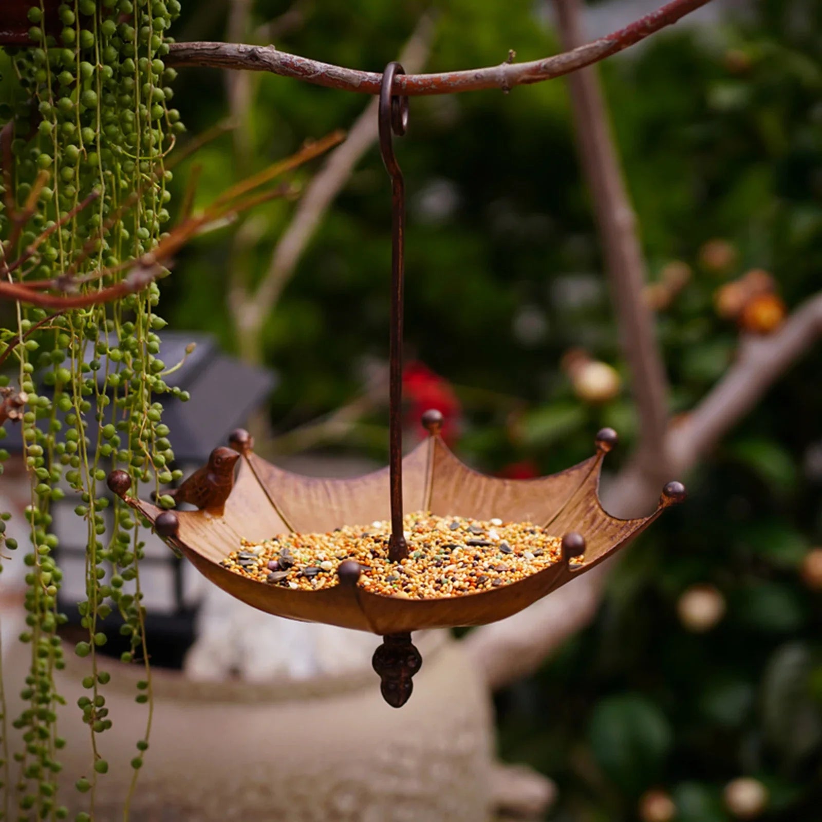 Multi-Functional Hanging Bird Feeder Set - Iron Umbrella & Tray Design for Outdoors